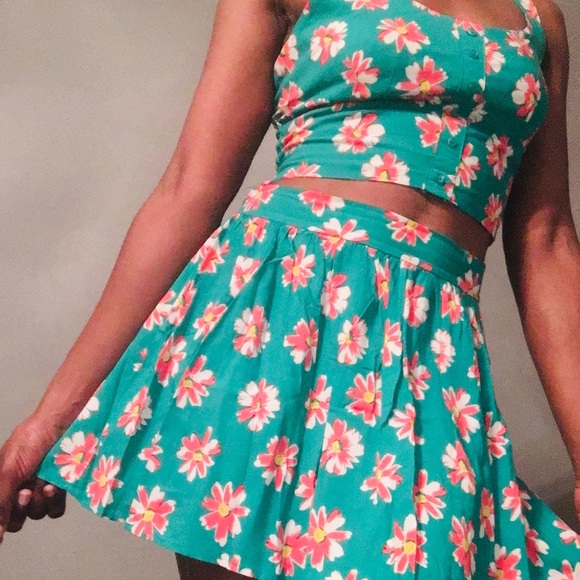 Wet Seal Dresses & Skirts - Floral Crop Top and Skirt Set
